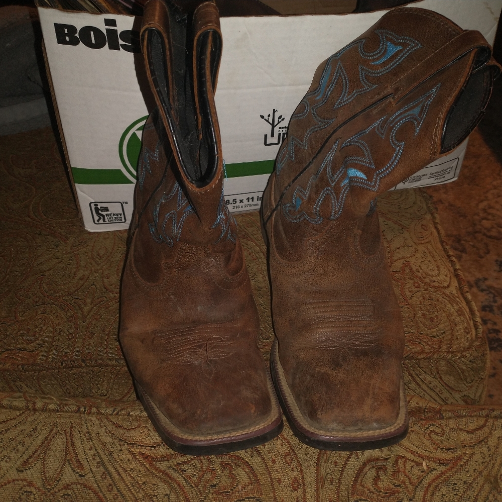 Men's Justin boots like new size 9
